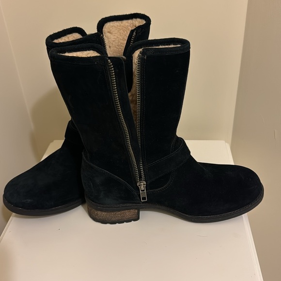 UGG Australia boots, Size 6.5 - Picture 3 of 6